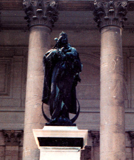 Kiss.jpg (82419 bytes)