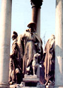 Kissb.jpg (7285 bytes)