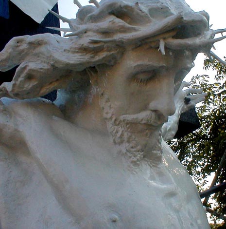 Kiss.jpg (82419 bytes)